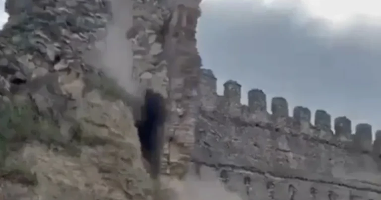 İspaniyada orta əsrlərə aid qalanın qülləsi uçdu – VİDEO
