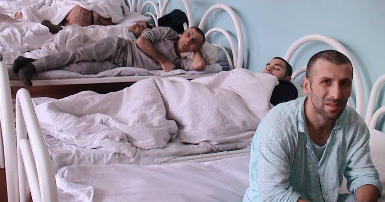 Vladimir Putini “hərbi cinayətkar” adlandıran bloqqer psixiatrik xəstəxanaya yerləşdirildi