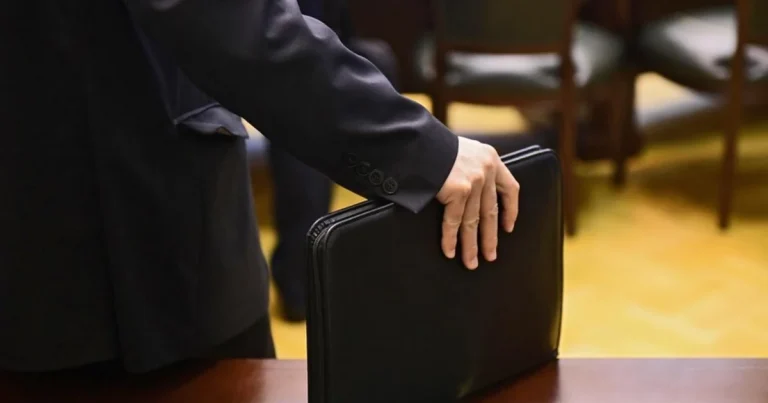 Bakıda icra hakimiyyətində müşavirə: DÖRD MƏMURA XƏBƏRDARLIQ edildi