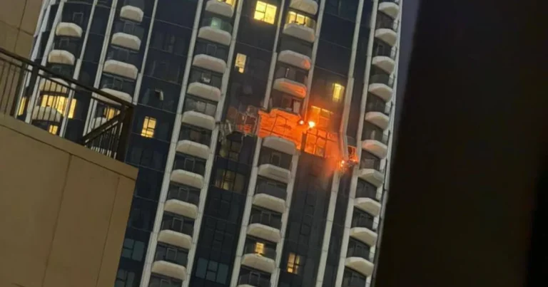 İran dronu Dubayda yaşayış binasına çırpıldı – VİDEO