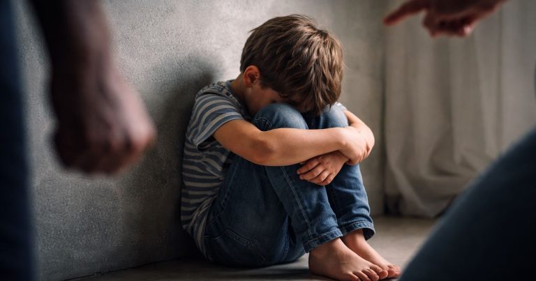 Valideyn məsuliyyəti sərtləşir: zorakılıq uşağın gələcəyini necə dəyişir?
