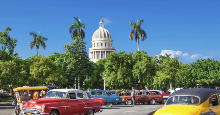 Universitetlər bağlanıb, xəstəxanalar isə bütün əməliyyatları təxirə salıb: Kubada nə baş verir? Universitetlər bağlanıb, xəstəxanalar isə bütün əməliyyatları təxirə salıb: Kubada nə baş verir?