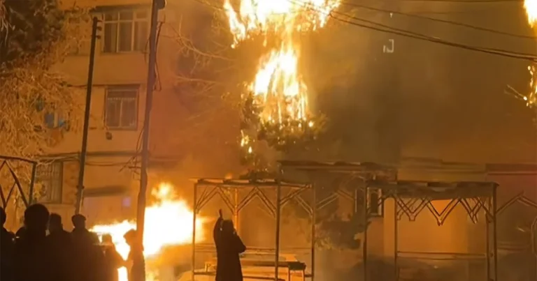 Bakıda həyətdə qalanan bayram tonqalı yanğına səbəb oldu – ANBAAN VİDEO