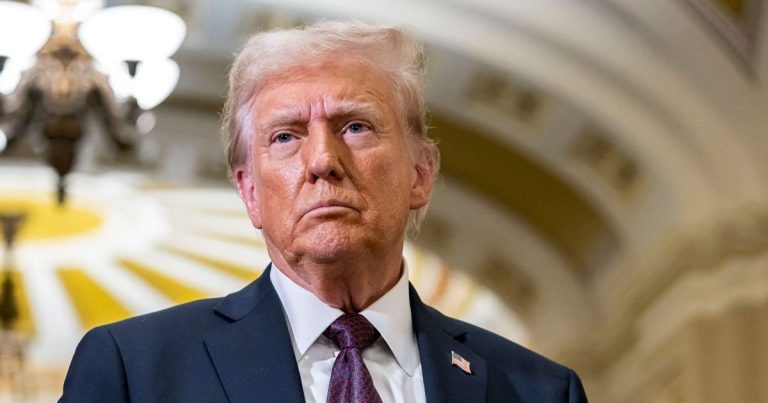 Donald Tramp dşüşünür: nə etməli?