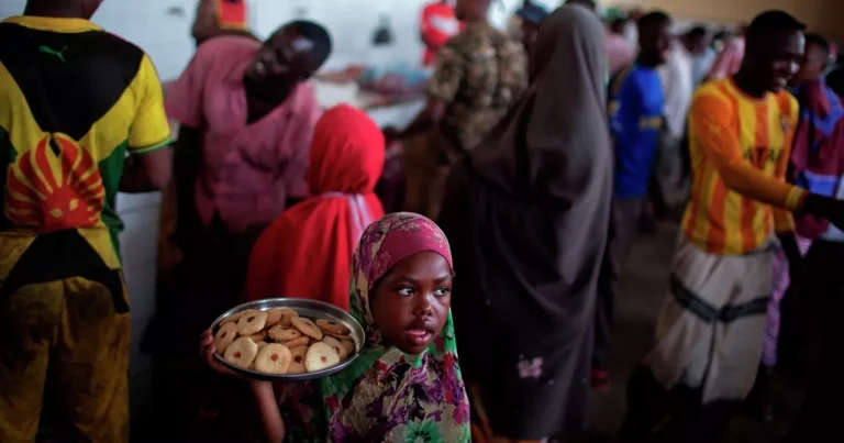 Somalidə aclıq böhranı dərinləşir: Yarım milyondan çox insan didərgin düşüb