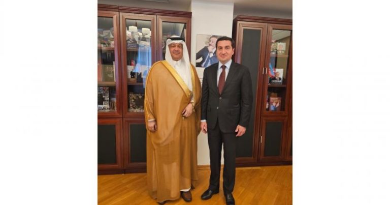 Hikmət Hacıyev Səudiyyə Ərəbistanı səfiri ilə görüşüb