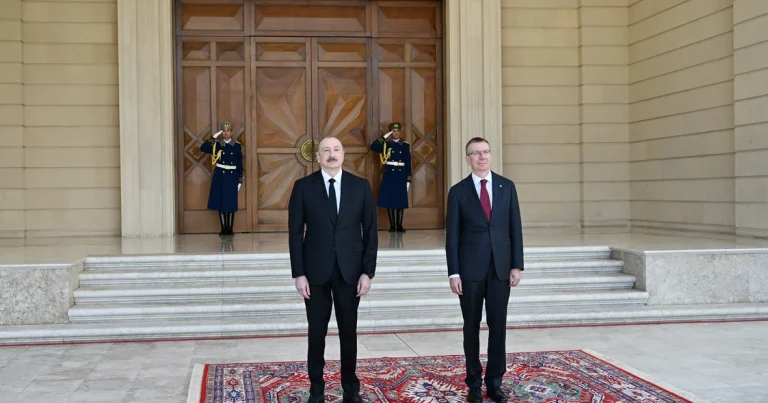 Latviya prezidentinin rəsmi qarşılanma mərasimi olub – FOTO