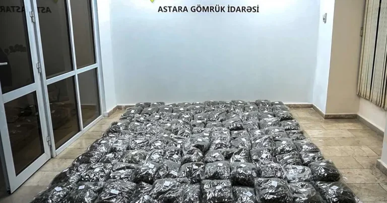 “Quru meyvə” adı ilə 112 kiloqramdan artıq narkotiki ölkəyə keçirmək istədilər – FOTO