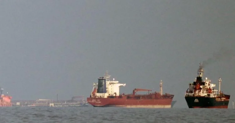 İran ABŞ-ni qabaqlayıb: Neft tankerlərini gizli şəkildə açıq dənizə çıxarıb