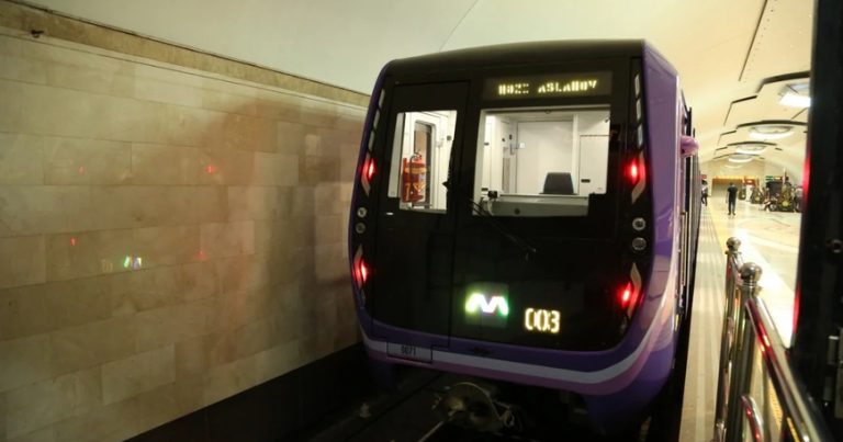 Bakı metrosunda daha bir İNSİDENT
