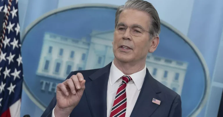 ABŞ maliyyə naziri Bessent: “Sanksiya altında olan İran hava yolları ilə əməkdaşlıq ABŞ sanksiyalarına məruz qalmaq riski yaradır”