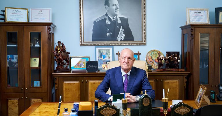 “Müasir təhsildə ən vacib məsələ uşağı dəyişən dünyaya hazırlamaqdır” – XXI Əsr Məktəbinin rəhbəri