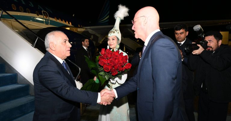 Əli Əsədov Qazaxıstanda işgüzar səfərdədir