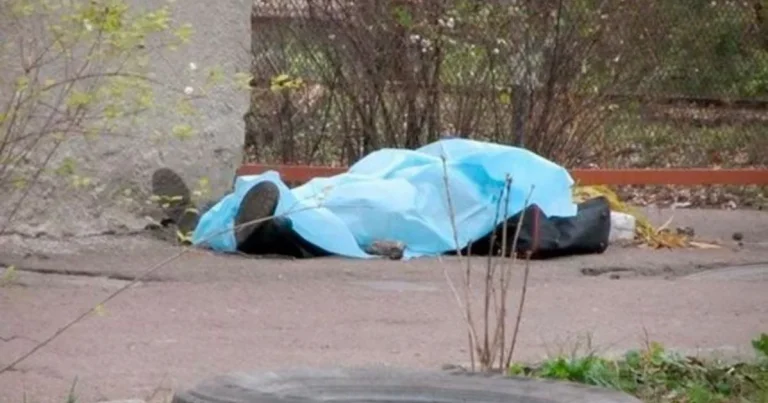 Bakıda parkda meyit tapıldı