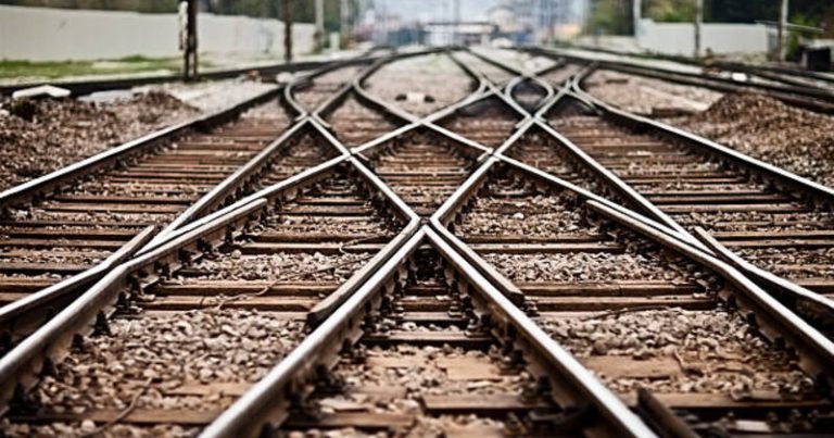 Qazaxıstan Ermənistanın dəmir yolu şəbəkəsi üçün Moskva ilə danışıqlar aparır? Qazaxıstan Ermənistanın dəmir yolu şəbəkəsi üçün Moskva ilə danışıqlar aparır?