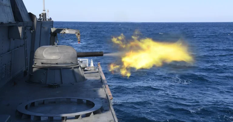 Çin həqiqi döyüş sursatı ilə təlimlər keçirəcək