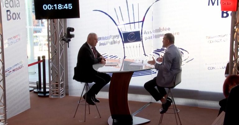 “Avropanın ŞKTR`yə yanaşması ədalətli deyil” – Hasan Taçoy AŞPA`da Əhməd Şahidovun suallarını cavablandırıb