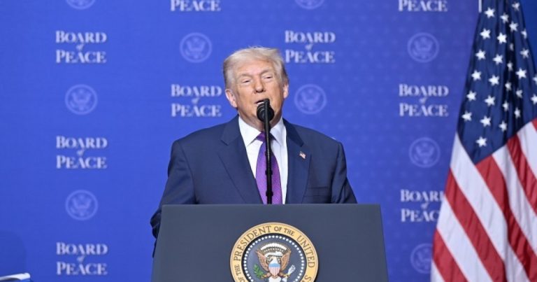 Tramp: Mübahisəli məsələlərin demək olar ki, hamısı ABŞ və İran arasında razılaşdırılıb Tramp: Mübahisəli məsələlərin demək olar ki, hamısı ABŞ və İran arasında razılaşdırılıb