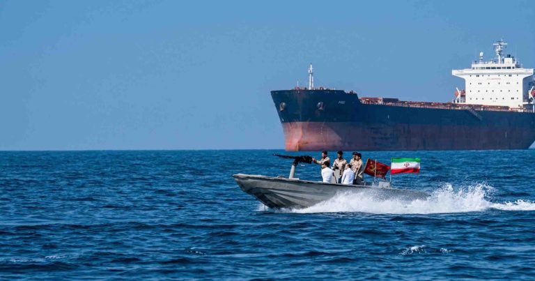 Amerika İran limanlarını uğurla blokadaya aldığını elan etdi