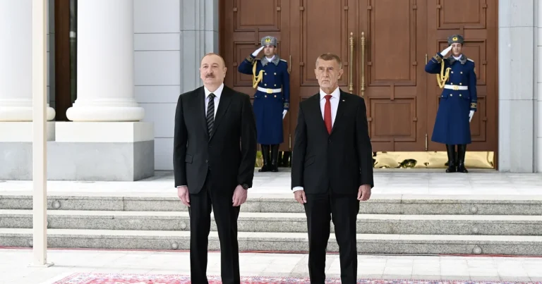 Prezidentin sosial şəbəkə hesablarında Andrey Babişin Azərbaycana səfəri ilə bağlı videoçarx paylaşılıb