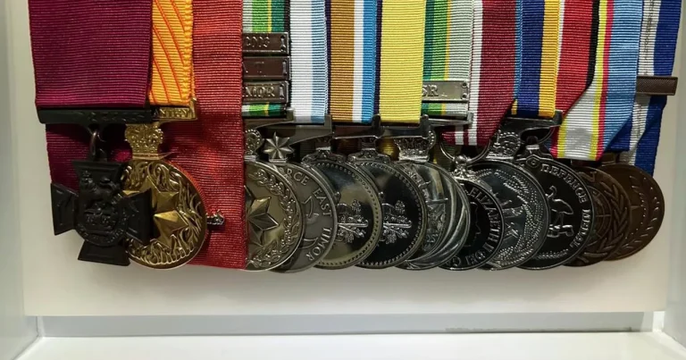 Avstraliyanın ən çox təltif olunmuş keçmiş hərbçisi Əfqanıstanda müharibə cinayəti ittihamı ilə saxlanılıb Avstraliyanın ən çox təltif olunmuş keçmiş hərbçisi Əfqanıstanda müharibə cinayəti ittihamı ilə saxlanılıb