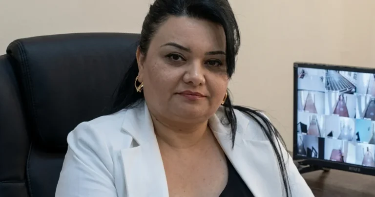 69 minlik dələduzluqda ittiham olunan məktəb direktoru Azərbaycana ekstradisiya edildi