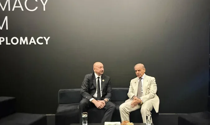 Azərbaycan Prezidenti Antalya Diplomatiya Forumu çərçivəsində Pakistanın baş naziri ilə görüşüb – FOTO