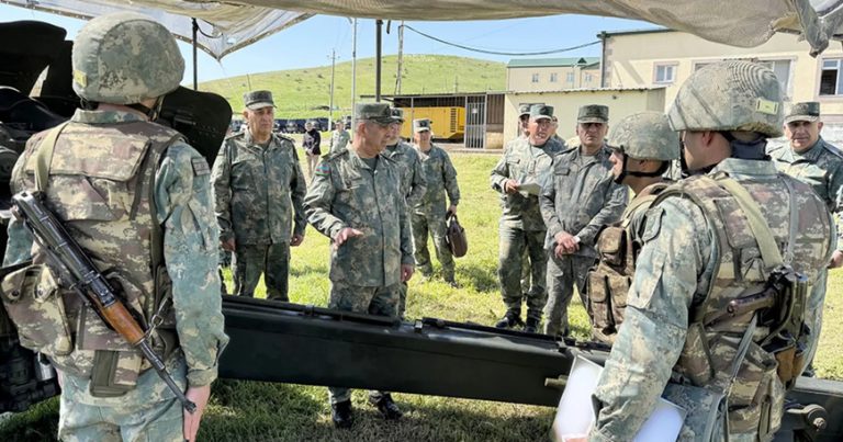 Zakir Həsənov azad olunmuş ərazilərdə xidmət edən şəxsi heyətlə görüşüb-FOTO