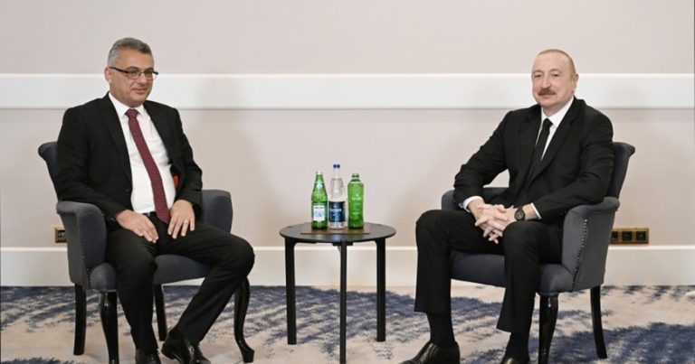 Prezident həmkarı ilə görüşdü – FOTO