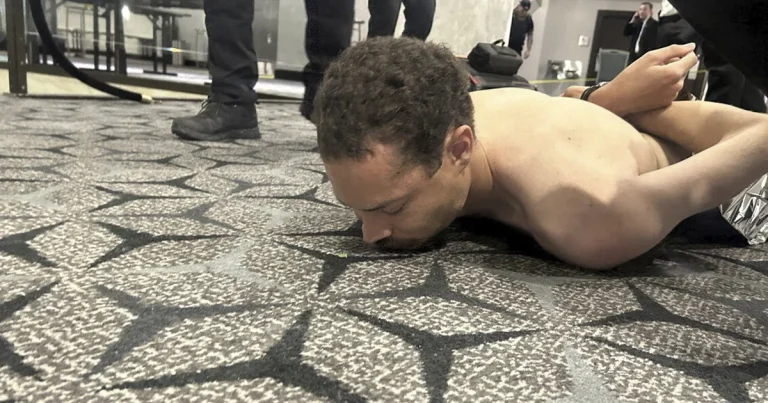 Trampın olduğu tədbirdə atəş açan şəxs kimi hədəfə aldığını açıqlayıb