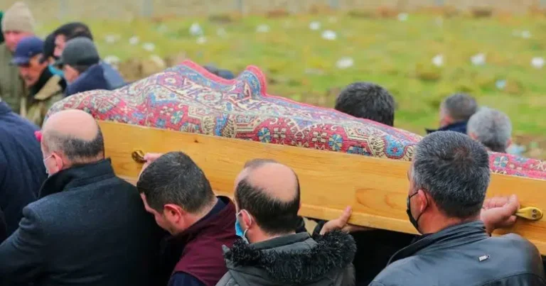 14 yaşlı qızla hamamda boğulan gəncin FOTOSU