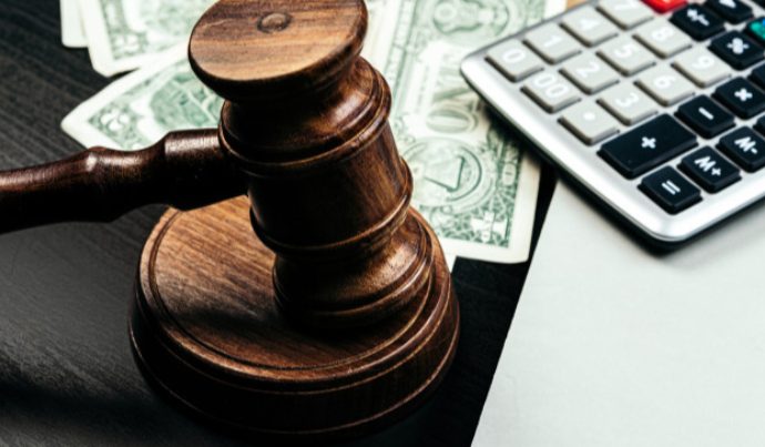 AAYDA 54 saylı idarəsinin rəisi 300 min manatlıq maşında gəzir – Milyardlıq korrupsiya İZİ?