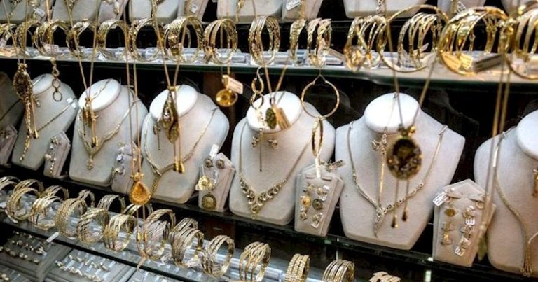 Qızılın qiyməti 5 min dollara yaxınlaşır – Azərbaycana TƏSİRİ