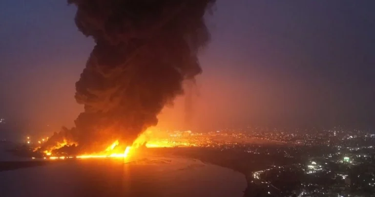 İraqın Bəsrə şəhərində neft kompleksi VURULDU – VİDEO