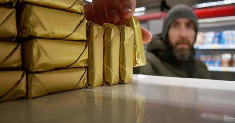 Hər gün satın alırıq, amma günbəgün bizi zəhərləyir