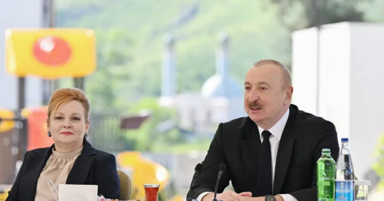 Prezidentdən Ermənistanı Azərbaycandan “qorumaq” istəyənlərə SƏRT MESAJ