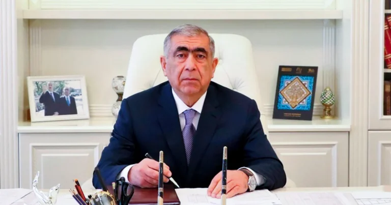 Saleh Məmmədov pul ayırmadı: Aylardır maaşsız qaldılar – FOTO
