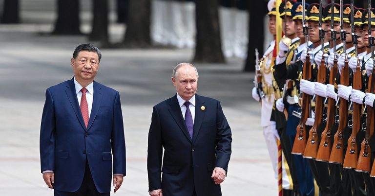 Vladimir Putin Çində nə yeyib-içib?