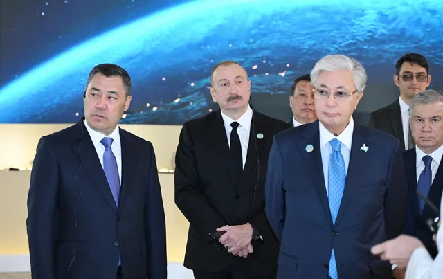 İlham Əliyev və TDT-nin qeyri-rəsmi Zirvə görüşünün digər iştirakçıları Türküstanda bir sıra mədəni məkanlarla tanış olublar – FOTO