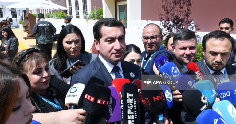 Hikmət Hacıyev: Azərbaycana qarşı olan qruplaşmalara qrant verənlərin sayı azalıb