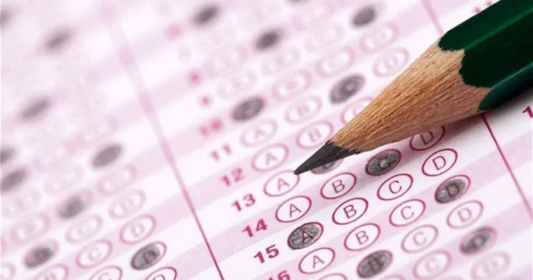 Vəkilliyə namizədlər üçün ixtisas imtahanının test mərhələsi keçirilir