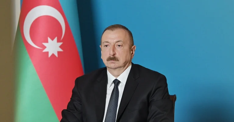 İlham Əliyev Heydər Əliyevin ömür yolundakı vacib məqamları əks etdirən videoçarx paylaşıb