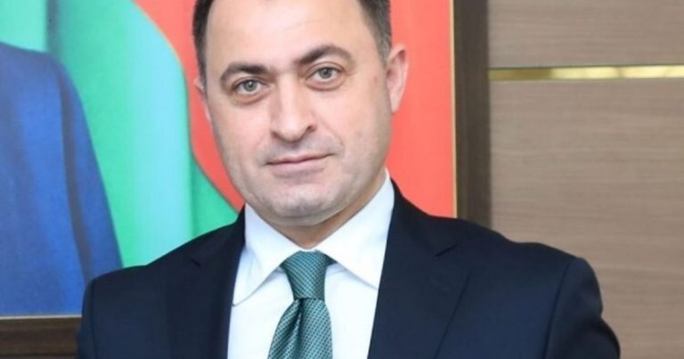 Nizami rayonunda stadionu söküb parking etdilər – Video
