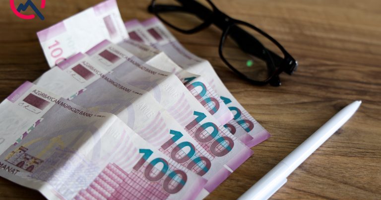 Azərbaycanda orta aylıq maaş 1100 manatı keçib