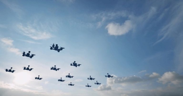Dronlar Moskvaya doğru uçur
