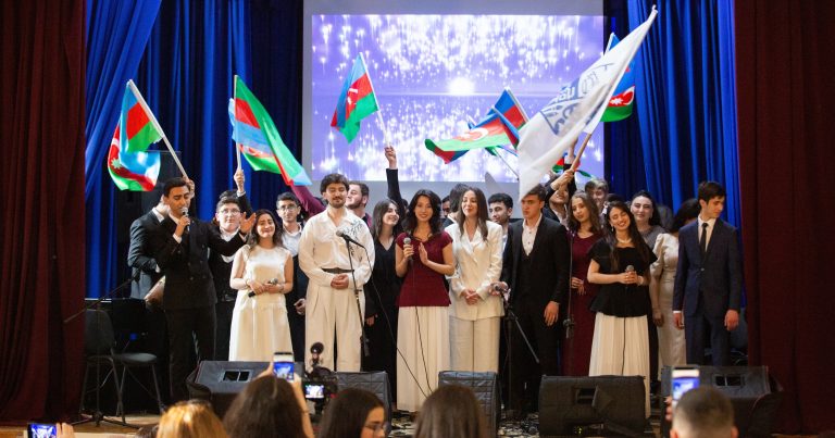 Humanitar Kollecdə təntənəli hesabat konserti keçirildi – FOTOLAR