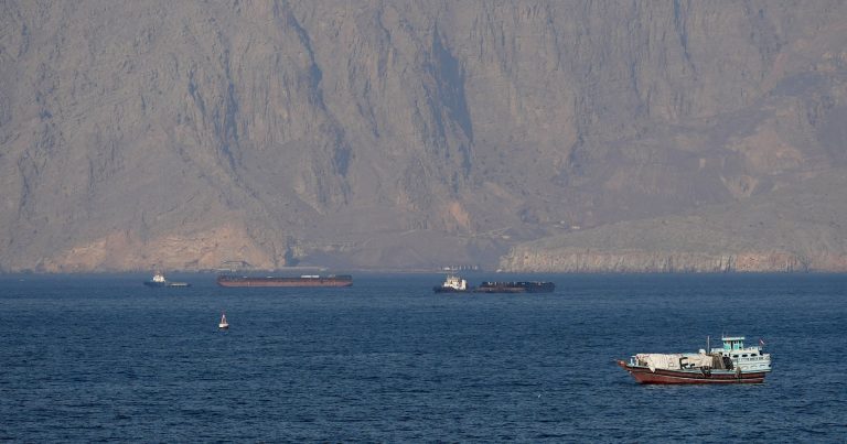 BƏƏ Hörmüz boğazından yan keçən yeni “Qərb-Şərq” neft boru kəmərini gələn il başa çatdıracaq