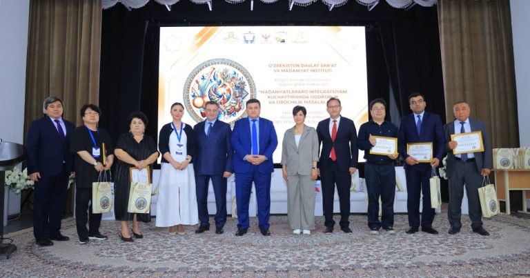 ADMİU nəzdində Humanitar Kolleclə Özbəkistanın nüfuzlu ali təhsil müəssisəsi arasında əməkdaşlıq memorandumu imzalanıb