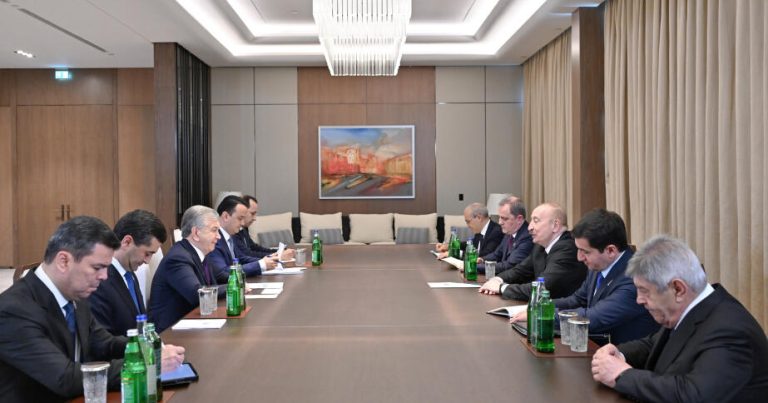 İlham Əliyev Şavkat Mirziyoyevlə görüşüb – FOTO