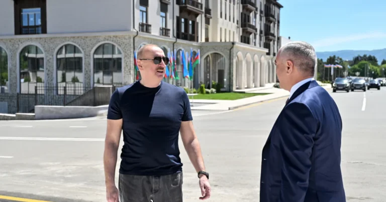 Prezident İlham Əliyev Xankəndidə əsaslı şəkildə yenidən qurulmuş Mədəniyyət Mərkəzinin açılışında iştirak edib
